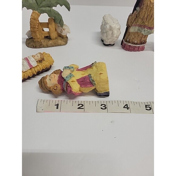NATIVITY SET RESIN 7 PIECE 4” TABLETOP NATIVITY - Picture 11 of 14